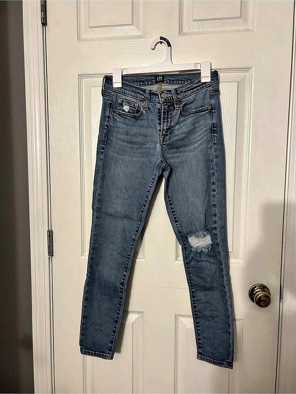 Gap True Skinny Distressed Skinny Jeans in Blue Waist 26